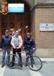 Recuperata una bici rubata: la Polizia di Stato la riconsegna al legittimo proprietario