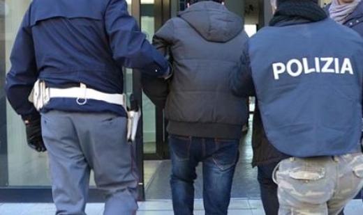 Arrestato a Savona rapinatore seriale subito dopo aver messo a segno l'ennesimo colpo