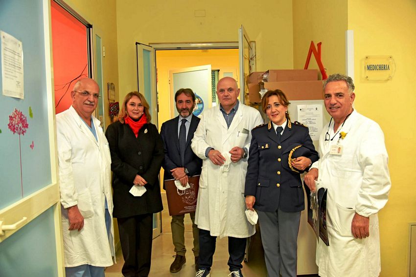 Polizia di Stato  Cosenza : Visita ai bambini ricoverati nel Reparto di Pediatria.