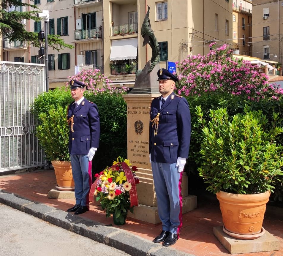 Caltanissetta, i poliziotti della Questura ricordano i colleghi Salvatore Falzone e Michele Pilato, nel diciottesimo anno della loro scomparsa.
