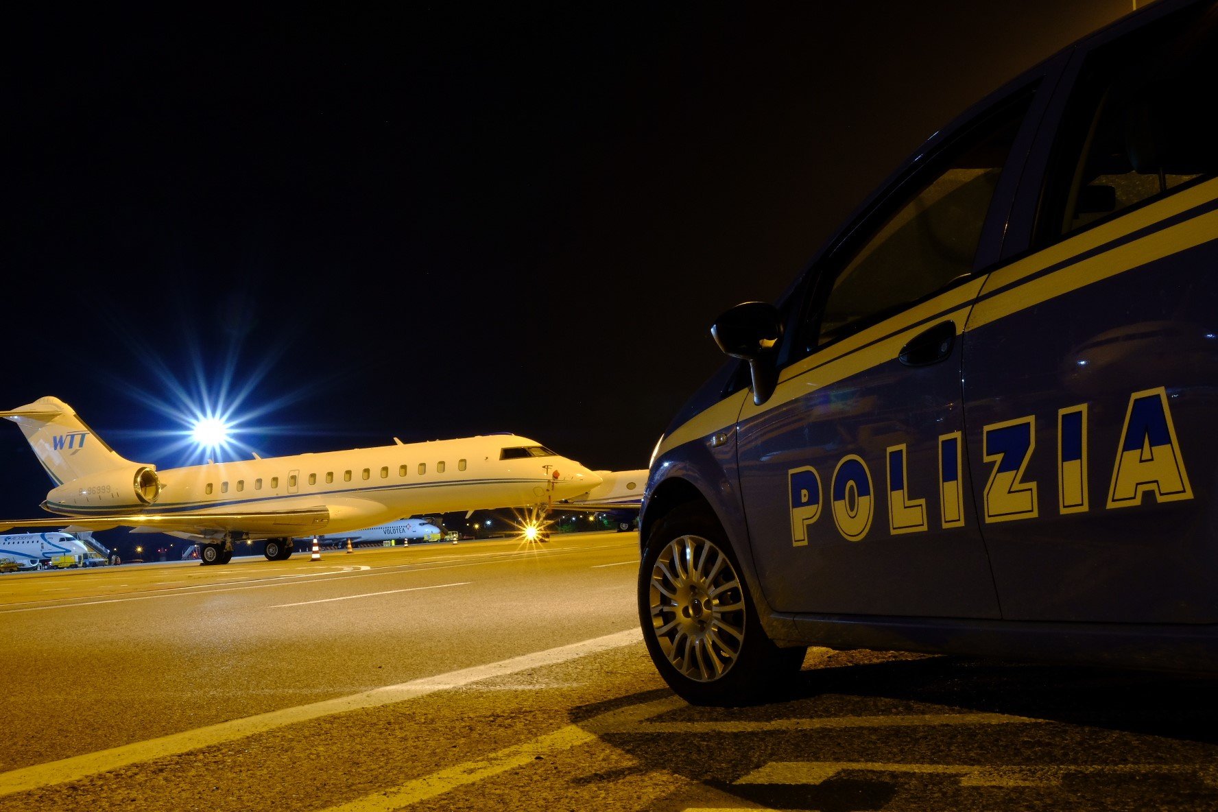 Arrestato dalla Polizia di Frontiera Aerea all’aeroporto di Verona. Dovrà scontare quattro anni per sfruttamento della prostituzione