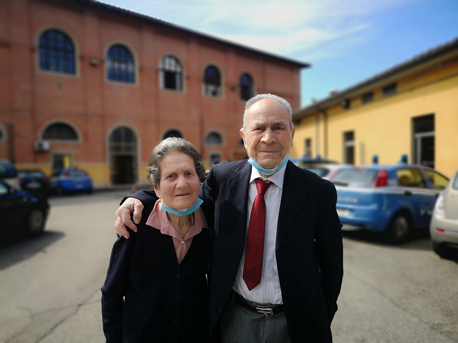 Cav. Bruno Faggioli e la moglie Leda in visita a Firenze alla caserma Fadini della Polizia di Stato