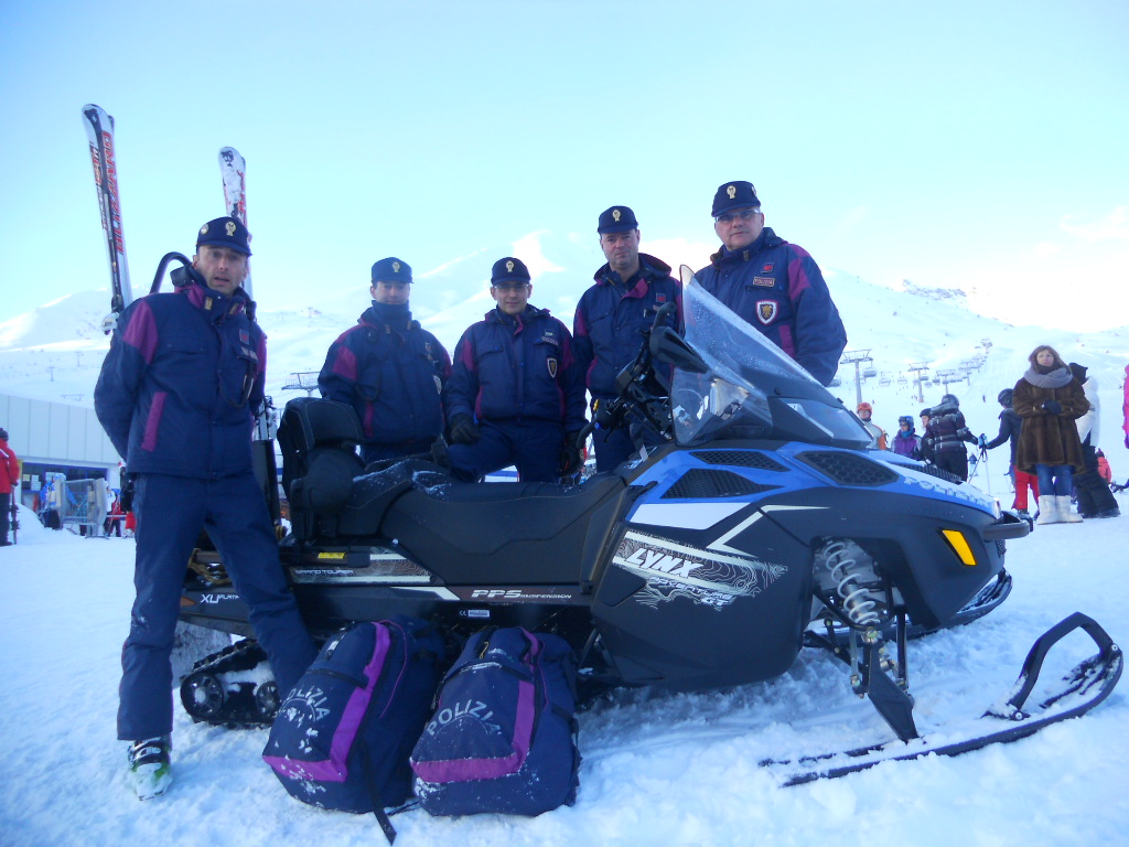 La Polizia di Stato per la sicurezza sulle piste da sci.