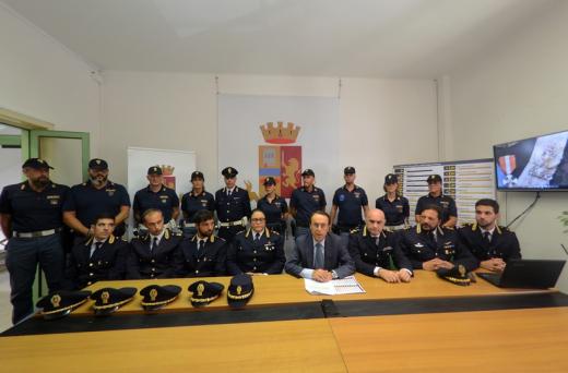 Presentati dal Questore di Massa Carrara i nuovi distintivi di qualifica del personale della Polizia di Stato