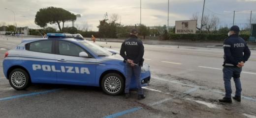 Massa Carrara - La Polizia di Stato sequestra altre dosi di cocaina nel corso dei capillari servizi di controllo del territorio.