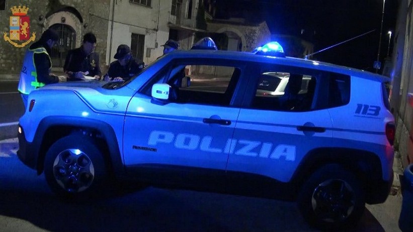 Servizio di controllo del territorio svolto dalla Polizia di Stato per il contrasto dell’immigrazione clandestina: espulso un cittadino straniero, accompagnato al centro per i rimpatri di Torino.
