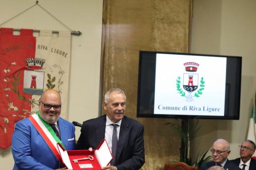 Il Comune di Riva Ligure conferisce la cittadinanza onoraria alla Polizia di Stato