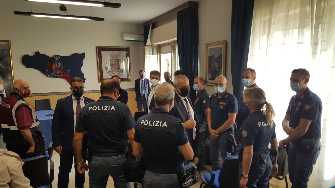 Il Capo della Polizia – Direttore Generale della pubblica sicurezza, Prefetto Lamberto Giannini in visita nella provincia di Caltanissetta.