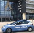 Rubano nei negozi al centro commerciale Adigeo: arrestati dalla Polizia un ventiseienne e un ventottenne