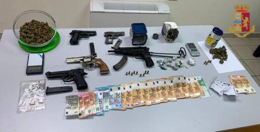 Manduria, rinvenute armi e droga: tre arresti ed una denuncia della Polizia di Stato