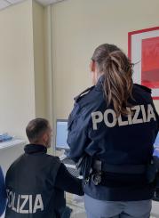 Polizia di Stato riconsegna 40.000 euro ad anziana truffata.