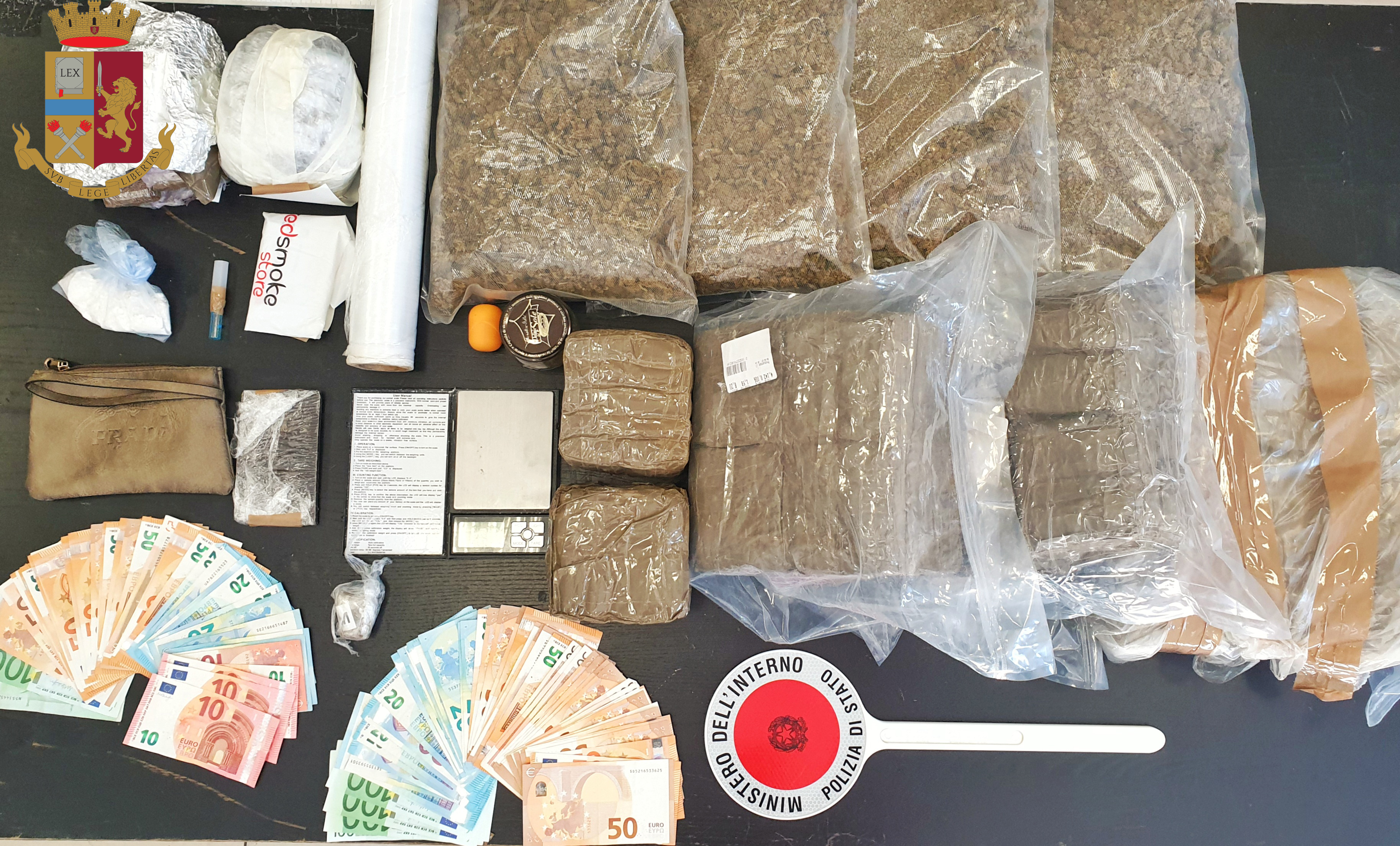 Milano, lotta allo spaccio: la Polizia di Stato sequestra 17 kg di droga