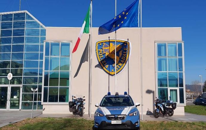 La Polizia di Stato ha sanzionato 4 automobilisti in sosta nei parcheggi riservati alle persone con ridotta mobilità motoria.