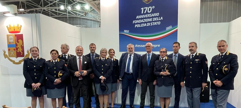 Visita del Sottosegretario alla Presidenza del Consiglio Franco Gabrielli allo stand della Polizia di Stato al Salone Internazionale del Libro di Torino
