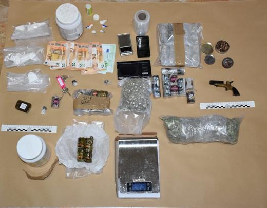 Armi e droga in casa, la Polizia di Stato arresta un uomo a Montesilvano