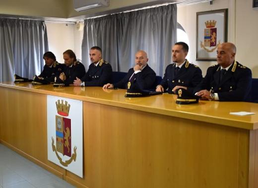 Frosinone - Polizia di Stato: Il Questore Pietro Morelli  ha presentato il nuovo assetto dirigenziale ai rappresentanti della stampa locale.