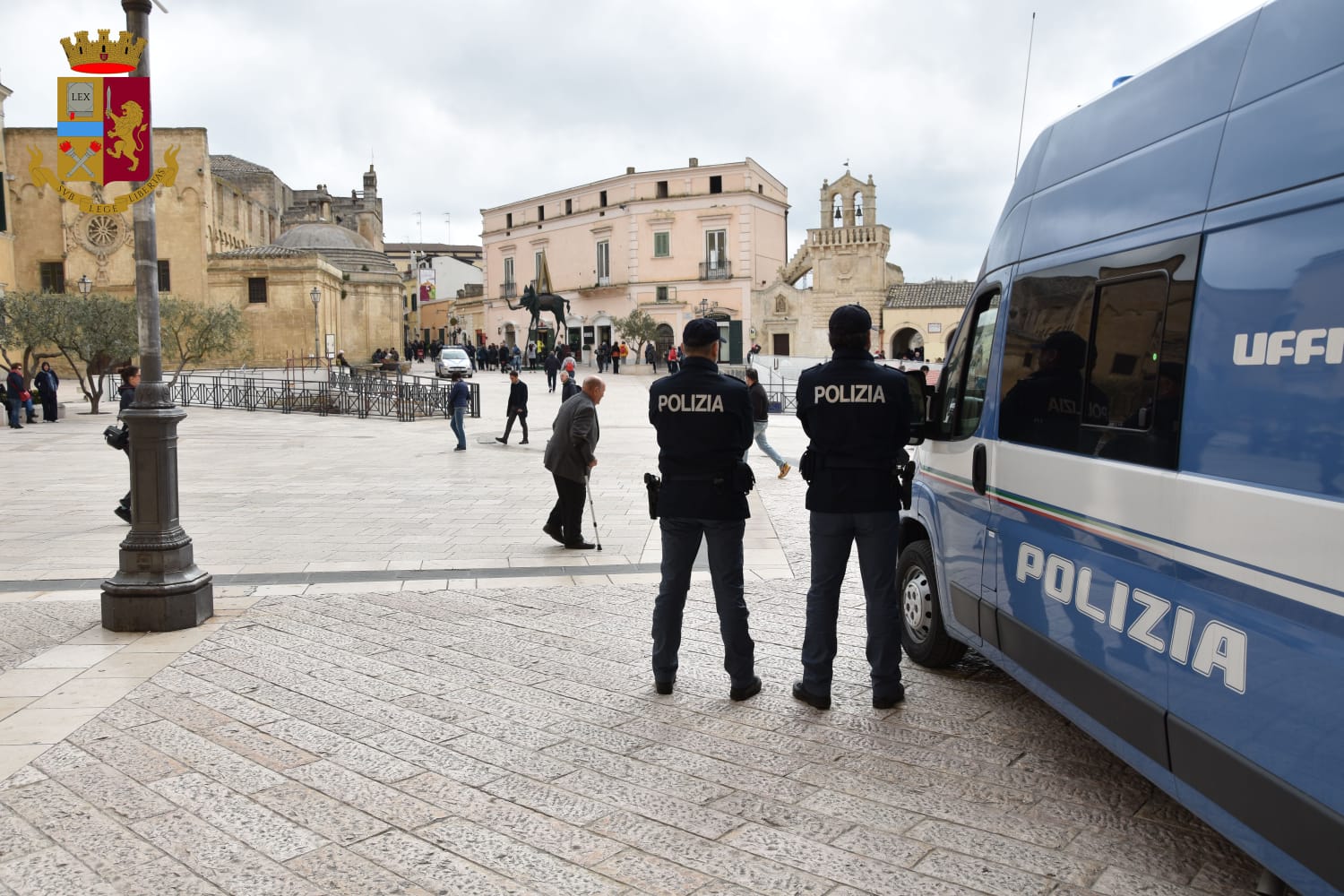 Polizia in Piazza Vittorio Veneto