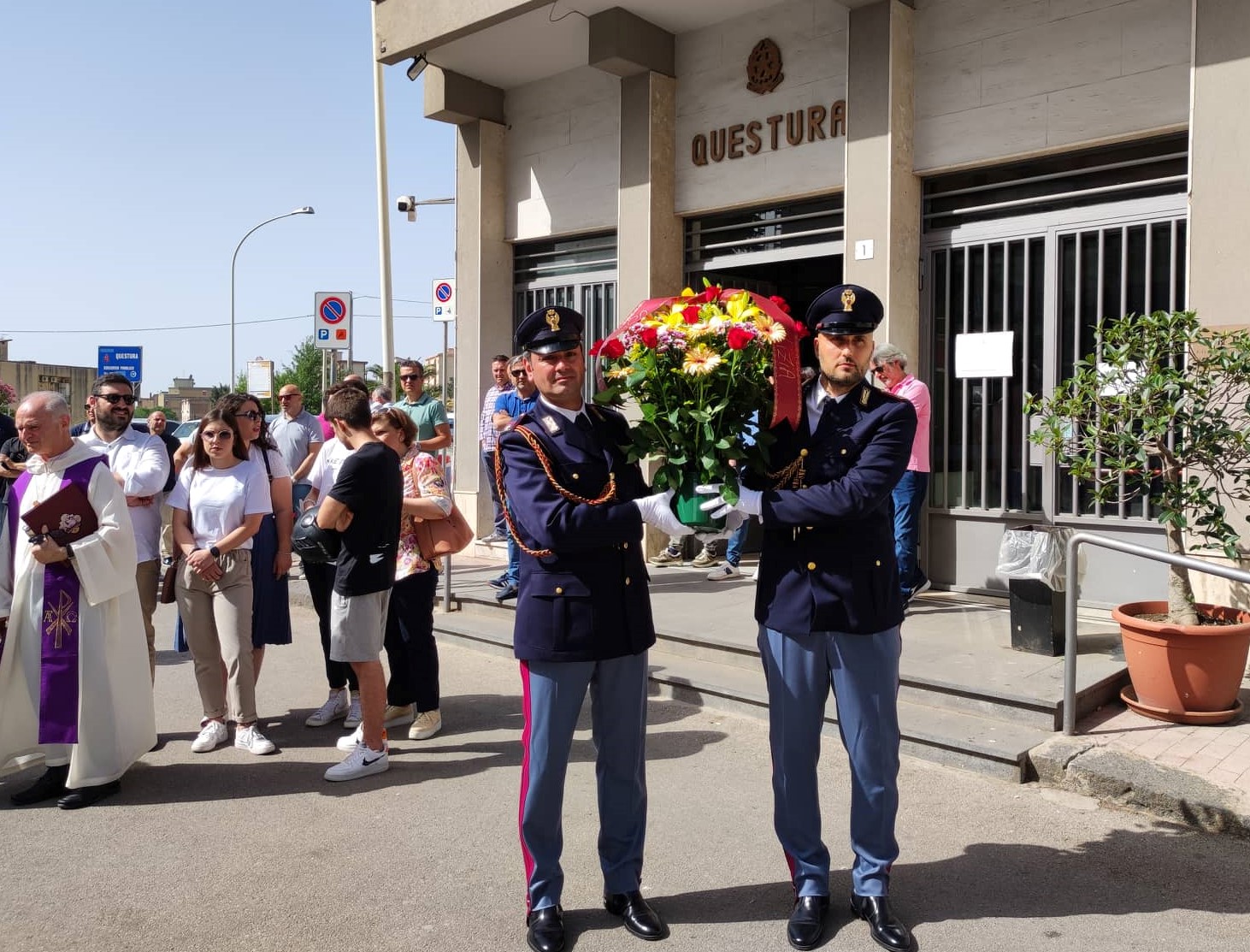 Caltanissetta i poliziotti della Questura ricordano i colleghi