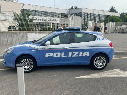Questura Monza e Brianza: la Polizia di Stato interviene per neonato abbandonato esterno ospedale.