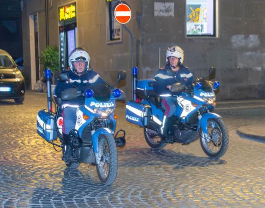 Viterbo: intensificato il controllo del territorio nel centro storico con le moto della Polizia di Stato