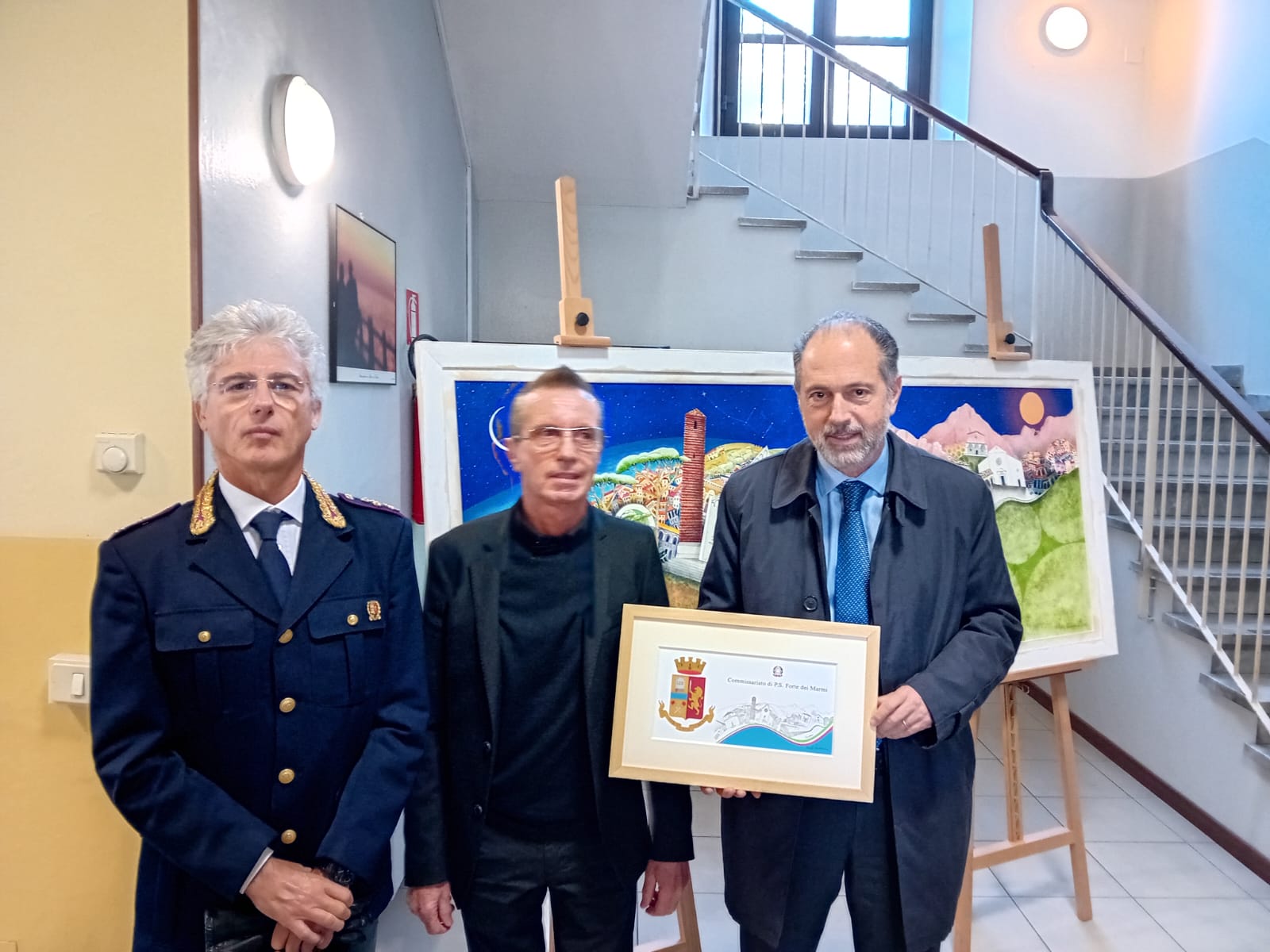 Inaugurato il nuovo logo del Commissariato di P.S. di Forte dei Marmi, realizzato dall’artista Paolo Lazzerini.