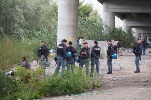 Ventimiglia, sgombero finalizzato alle operazioni di pulizia dell’alveo del fiume Roja