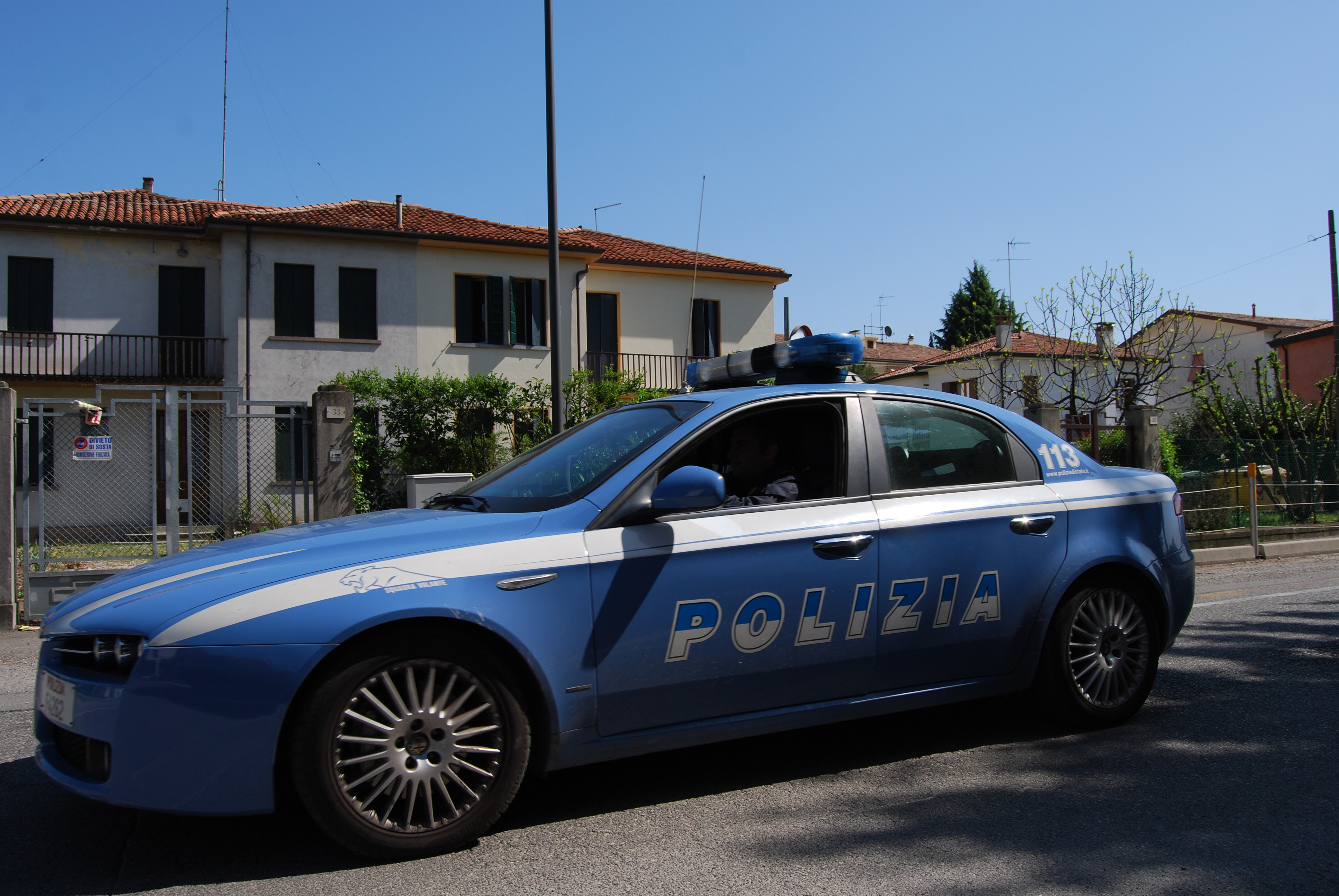 Arrestato dalle Volanti trentacinquenne albanese