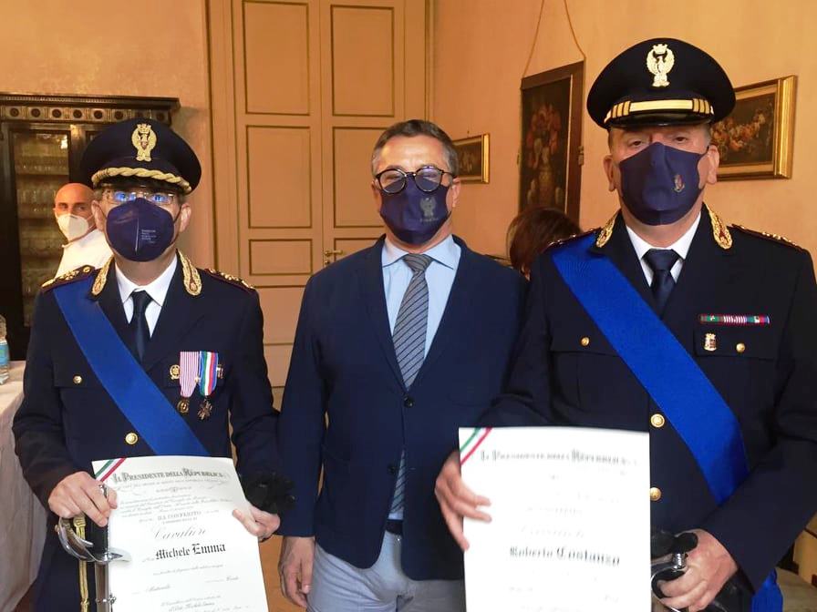Caltanissetta, il Presidente della Repubblica ha conferito l’onorificenza di Cavaliere a due funzionari della Polizia di Stato.