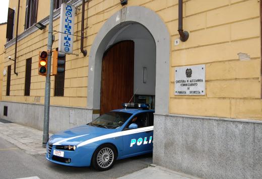 Casale Monferrato: due arresti per rapina e lesioni personali