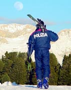 Polizia in servizio in montagna