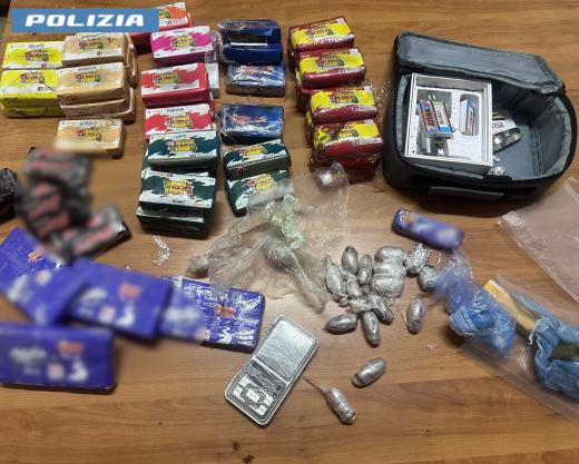 Incastrato da un mazzo di chiavi. Arrestato dalla Polizia di Stato un trentaduenne italiano trovato con oltre 6 kg di droga.