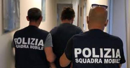 La Polizia di Stato di Mantova ha proceduto all’esecuzione di un’ordinanza di custodia cautelare in carcere per una rapina occorsa nel mese di agosto a Governolo.