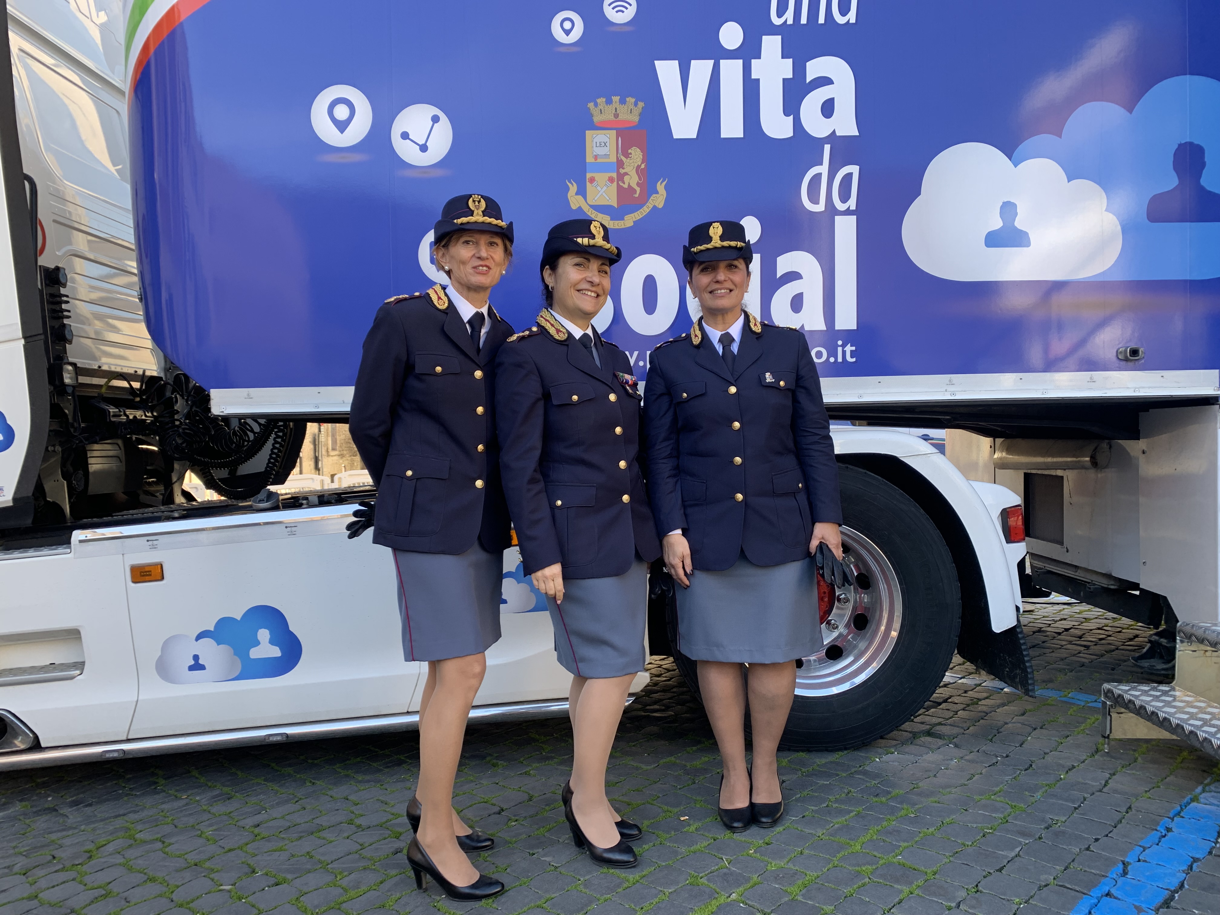 Grande successo ieri a Spoleto per la campagna educativa “Una vita da social” della Polizia di Stato
