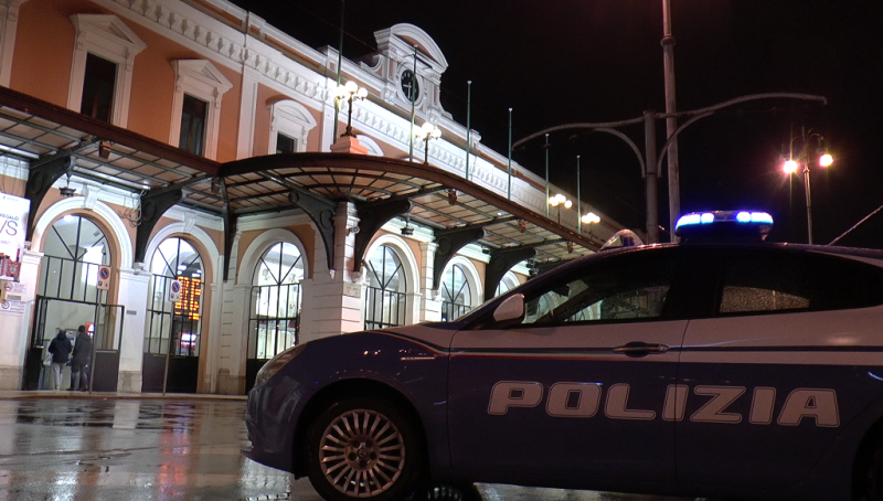 Bari, controlli della Polizia di Stato in città