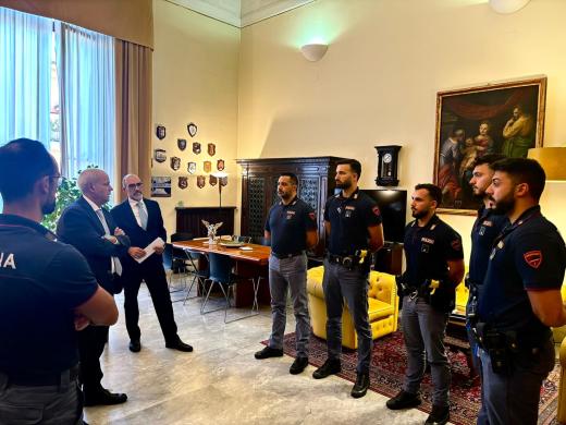 Il Questore si congratula con gli Agenti della Squadra Volanti