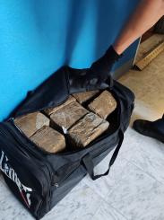 LA POLIZIA DI STATO ARRESTA UN AUTOMOBILISTA TUNISINO ALLA FRONTIERA CON 25 kg DI HASHISH