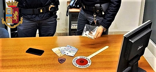 Viareggio - Giovane magrebino trovato con  9 dosi di cocaina