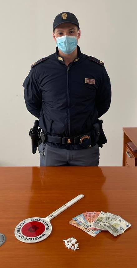 Questura Monza e Brianza: la Polizia di Stato arresta cittadino magrebino che positivo al covid, deteneva dosi cocaina per spaccio