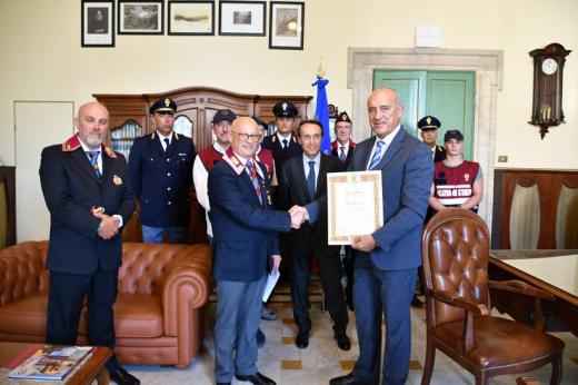Il Prefetto di Massa Carrara è divenuto socio onorario dell’Associazione Nazionale Polizia di Stato