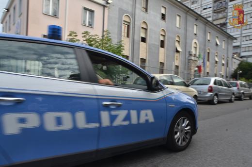 Polizia di Stato e Carabinieri identificano l’autore di due aggressioni avvenute nel centro cittadino di Massa lo scorso fine settimana.