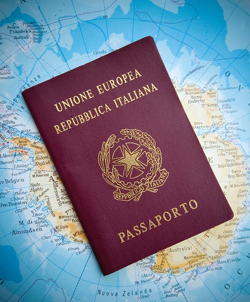 Emergenza passaporti: la Questura di Como organizza un “Open Day”.