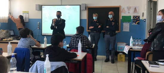 La Polizia di Stato nelle scuole in  occasione della Giornata Mondiale degli Insegnanti
