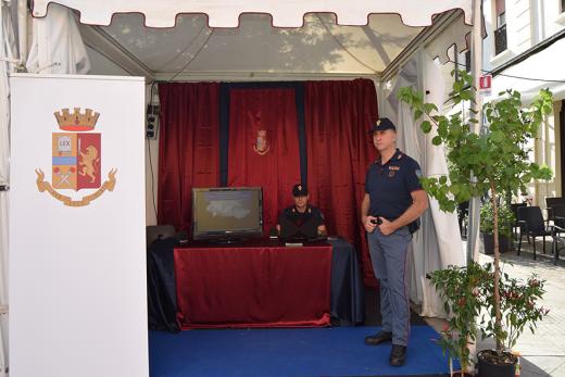 Fiera mondiale campionaria del peperoncino di Rieti.
La Polizia di Stato impegnata in uno stand rappresentativo.