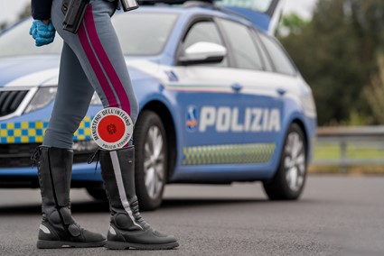 Torino: foto operatore Polizia Stradale