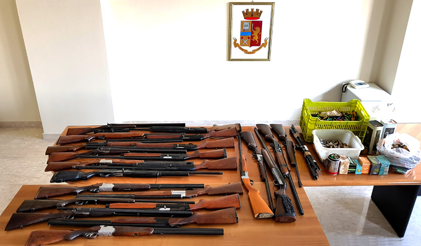 Controlli sulla detenzione delle armi, denunciato 39enne italiano