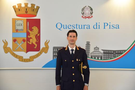 la Questura di Pisa saluta due funzionari, trasferiti in altra sede, ma accoglie il Vice Questore Aggiunto Claudio Cappelli da Livorno. Ieri il benvenuto del Questore.