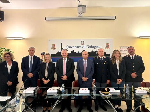 “Care for Caring - Ambasciatrici della Prevenzione” . La Polizia di Stato lancia una campagna di sensibilizzazione per la prevenzione del tumore al seno