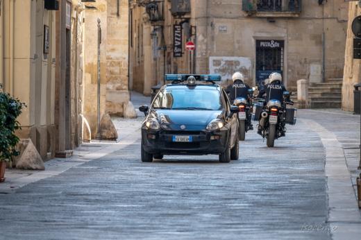 Il Questore della Provincia di Lecce dispone un pattuglione straordinario interforze: di seguito gli esiti dei controlli a tappeto effettuati nella serata del 25 ottobre