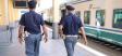Polizia agenti stazione ferrovia treno slider