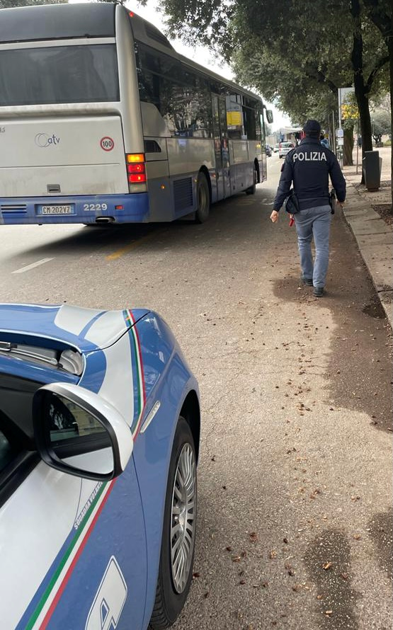 Continua incessante l’attività della Polizia di Stato nella città di Verona. Il costante controllo del territorio ad opera degli Agenti delle Volanti ha condotto in meno di 24 ore all’arresto di due soggetti in due distinti interventi.